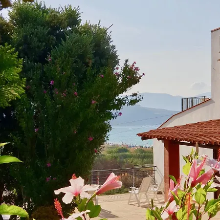 Villa Casale Levante *